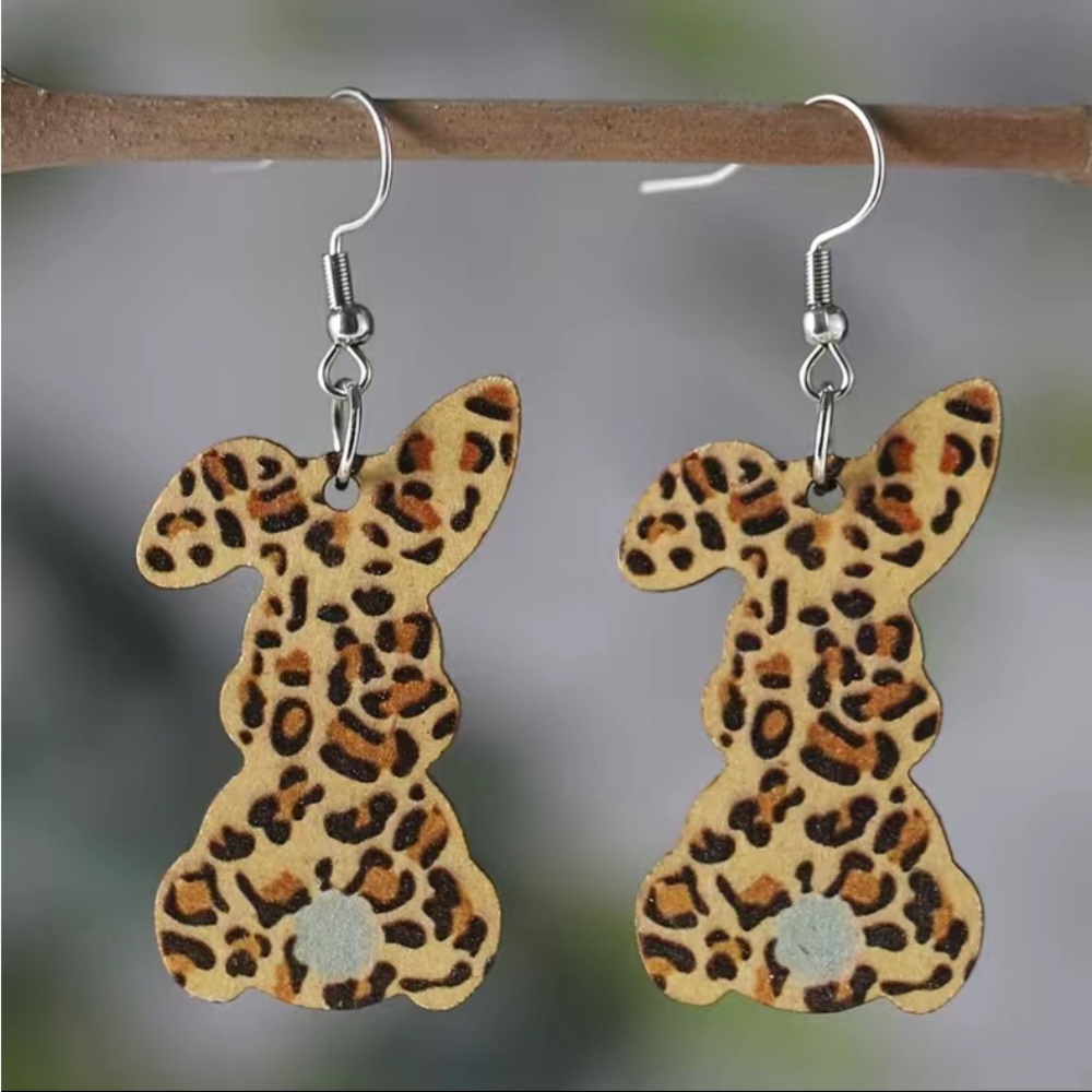 ❤️5/$25 Cheetah Print Bunny Earrings